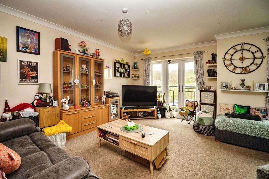 Property photo 2 of 20 Pbox-Img.Jpg