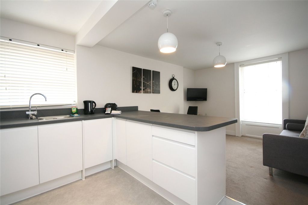 Property photo 3 of 7 Picture No. 14