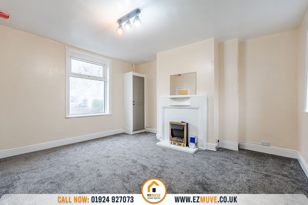 Property photo 2 of 21