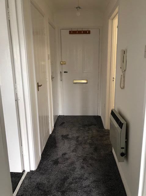 Property photo 2 of 10 Hall