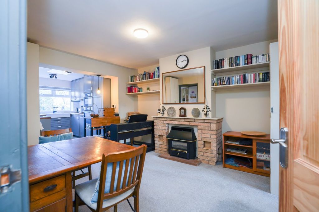 Property photo 3 of 19 Dining Room