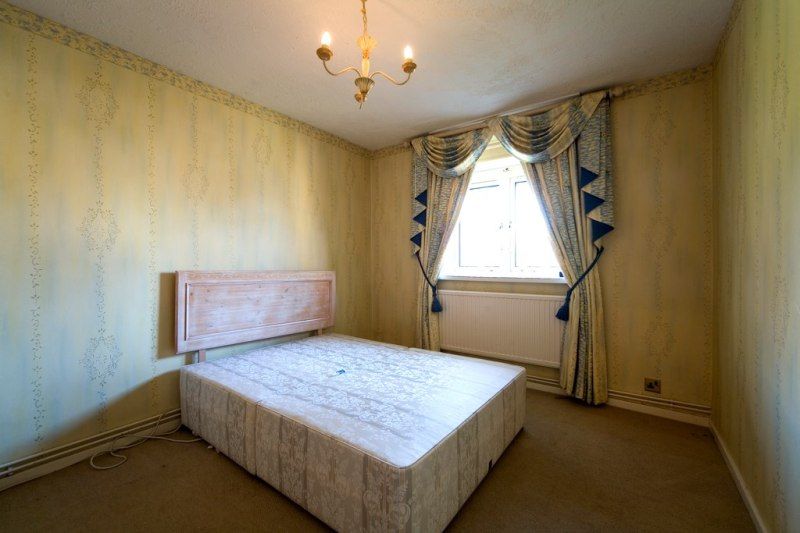 Property photo 3 of 5 Bed
