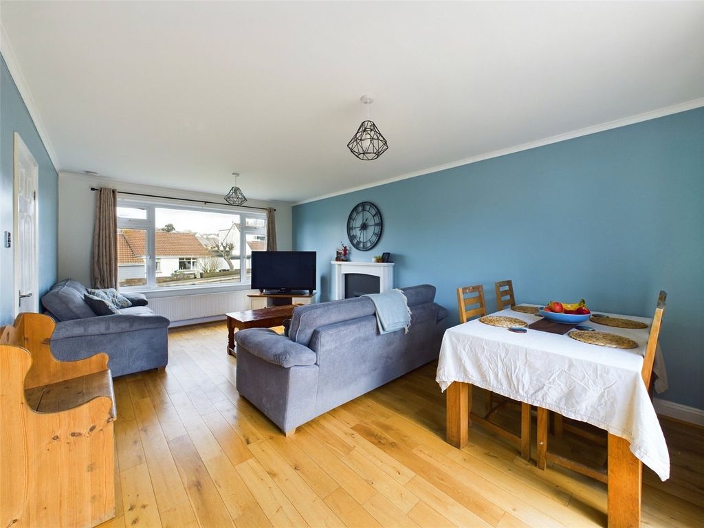 Property photo 3 of 16 Picture No. 17