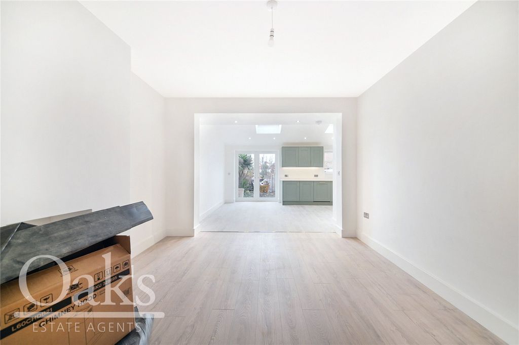 Property photo 3 of 15 Picture No. 04