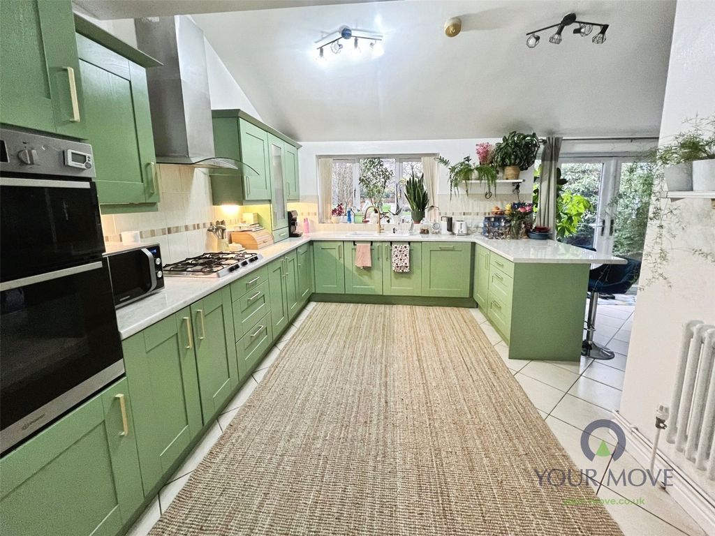 Property photo 2 of 13 Picture No. 10