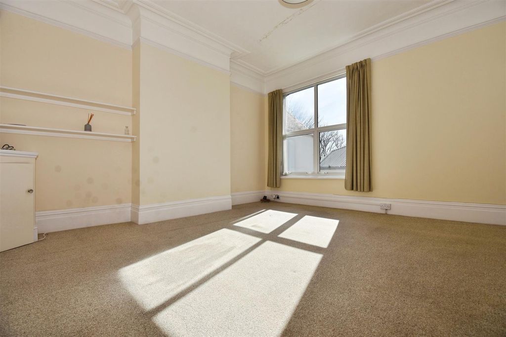 Property photo 2 of 5 Living Room