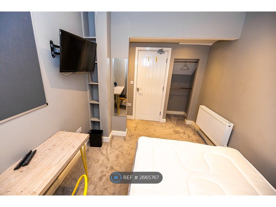 Property photo 2 of 26