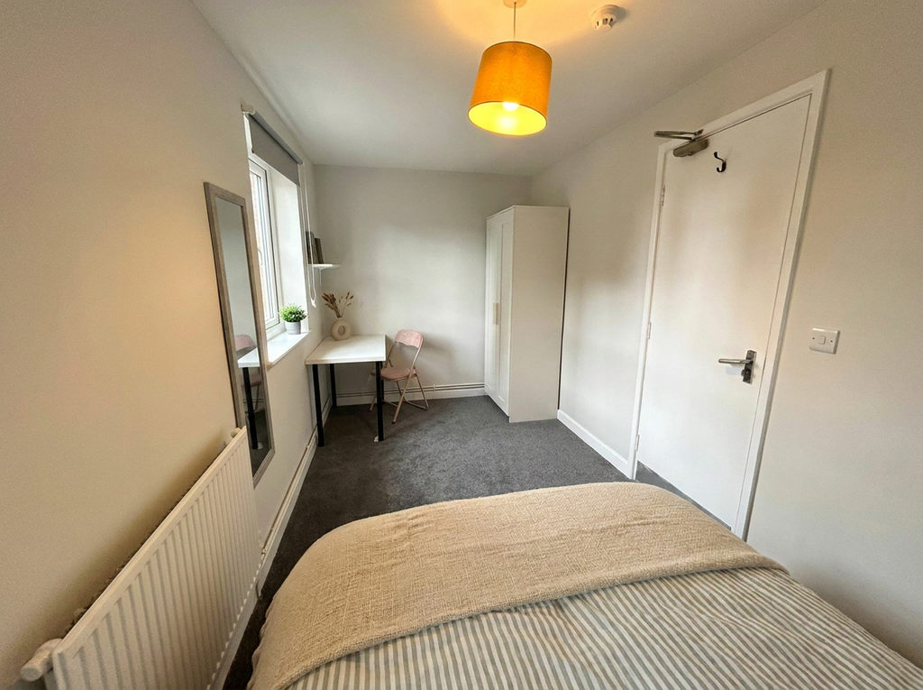 Property photo 2 of 3