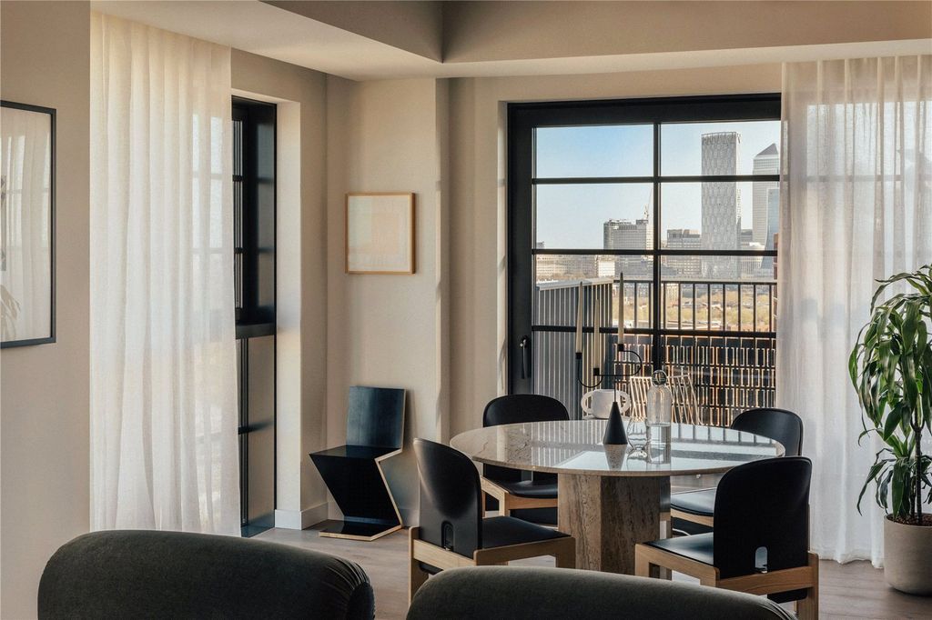 Property photo 2 of 16 Dining