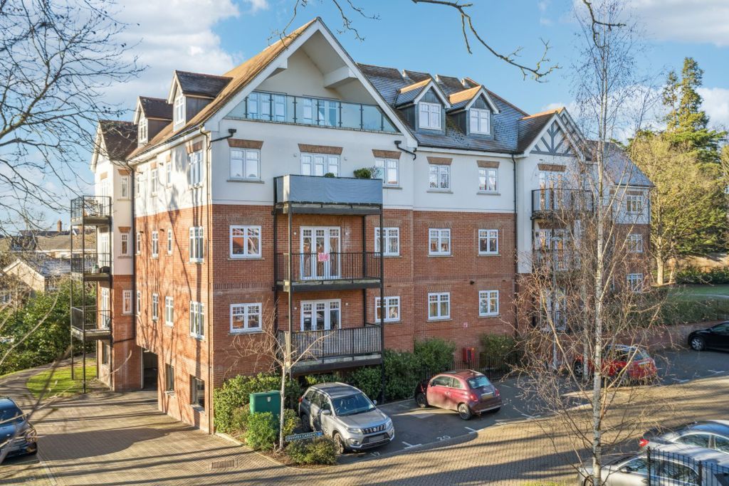 Property photo 1 of 13 Photo 9