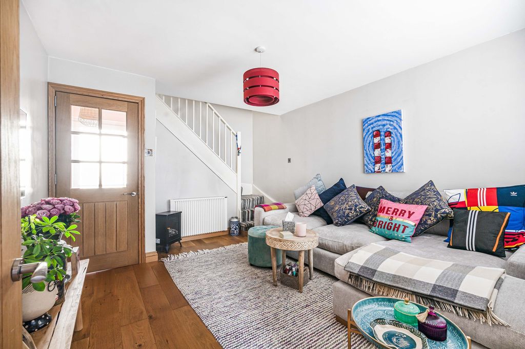 Property photo 2 of 18