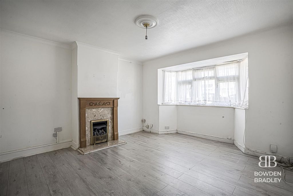 Property photo 2 of 16 Living Room