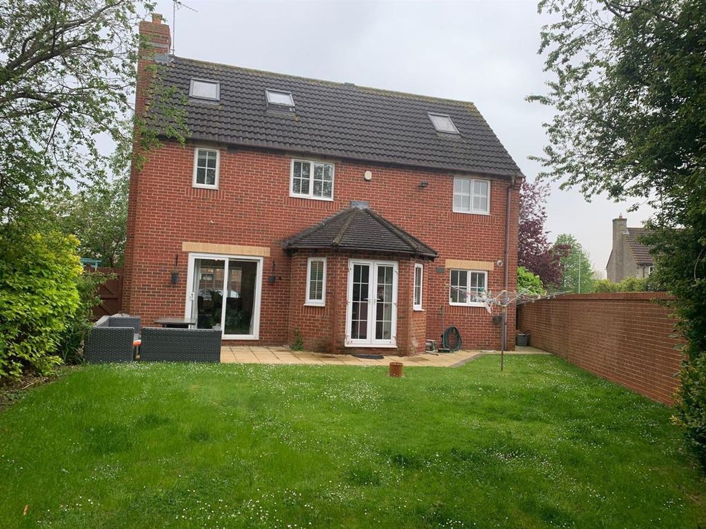 Property photo 2 of 24