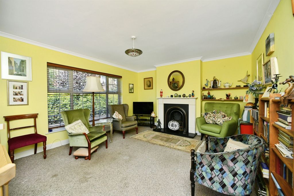 Property photo 2 of 19