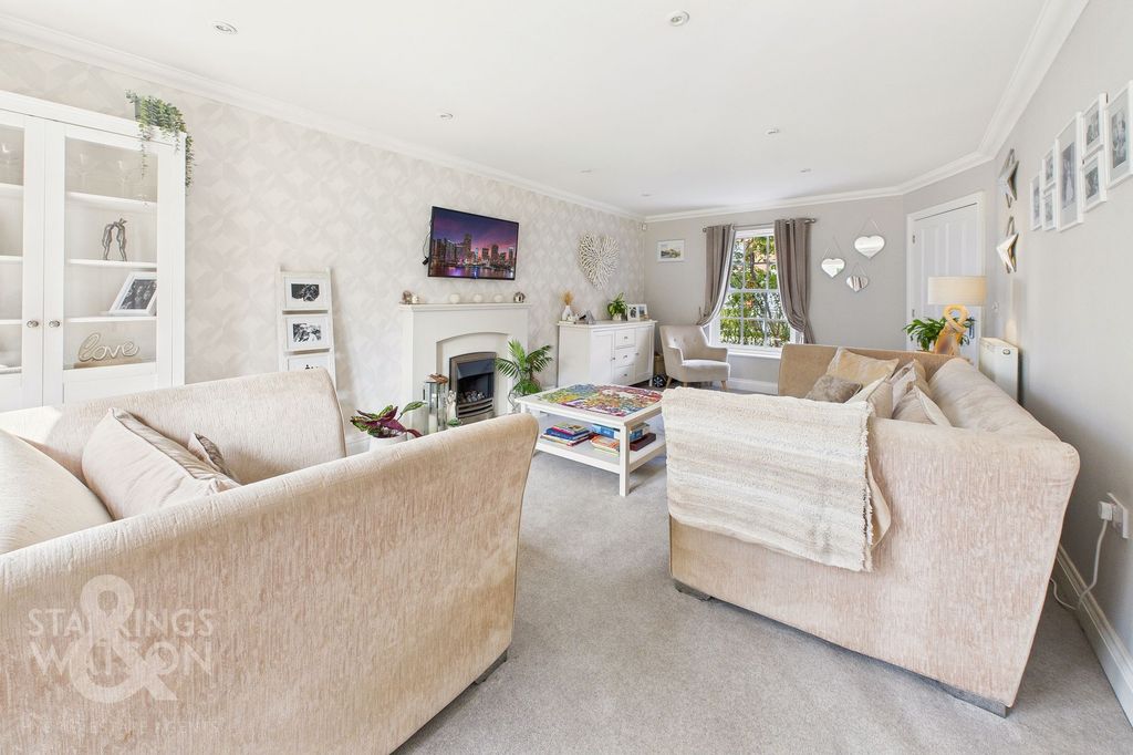 Property photo 3 of 27