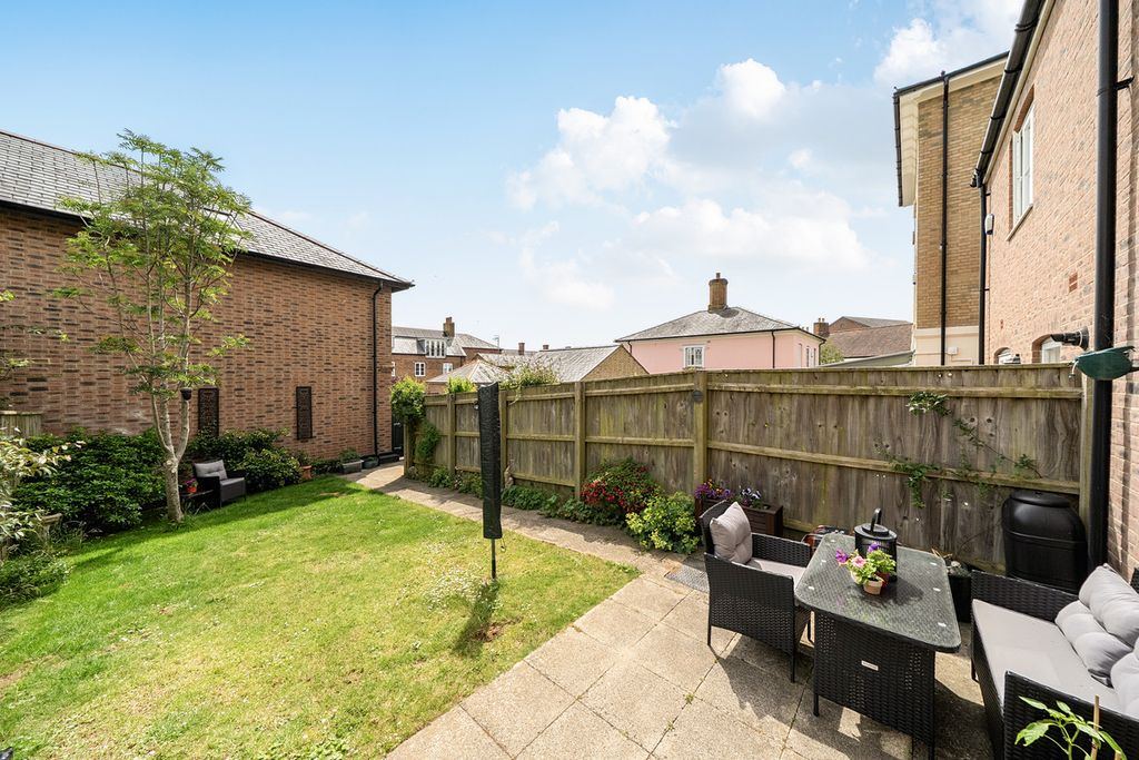 Property photo 1 of 9
