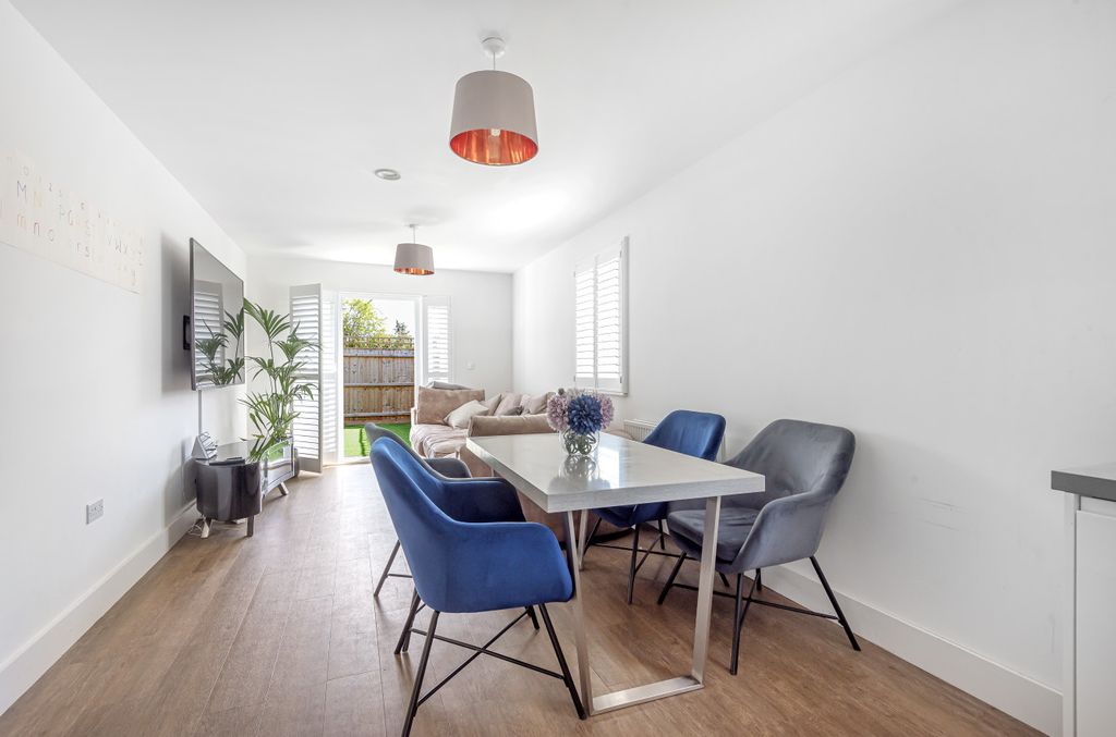 Property photo 3 of 12 832718  (12).Jpg