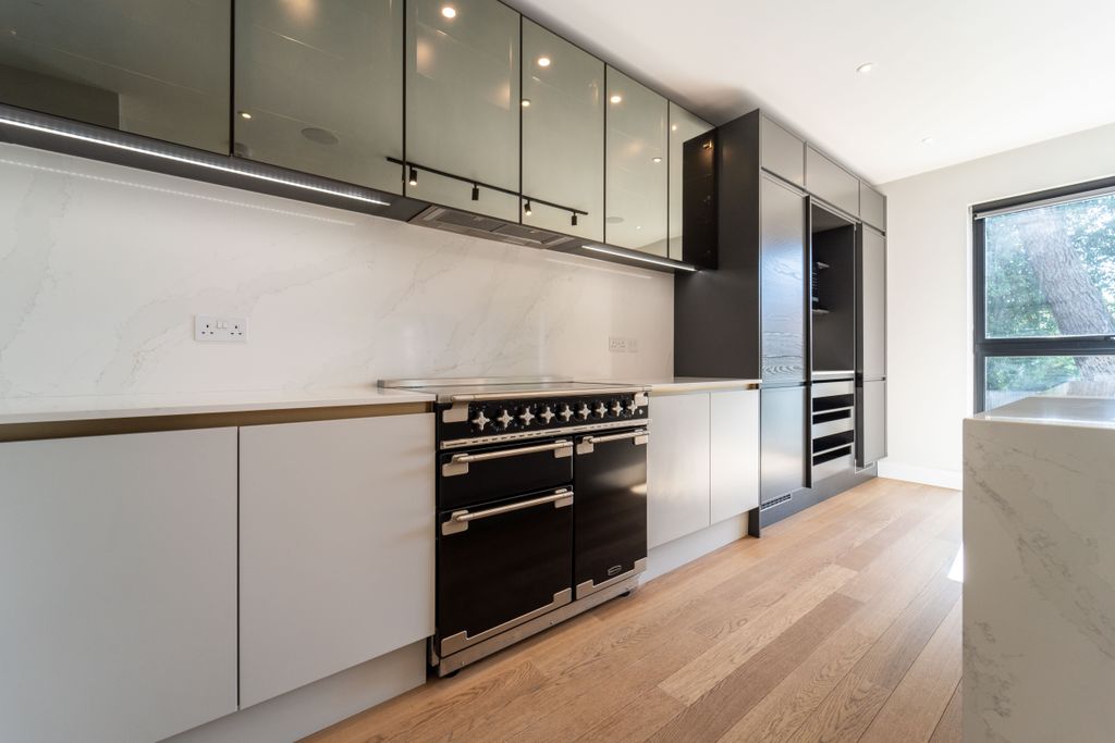 Property photo 3 of 20 14B Durlston Rd - By Ben Parker-9