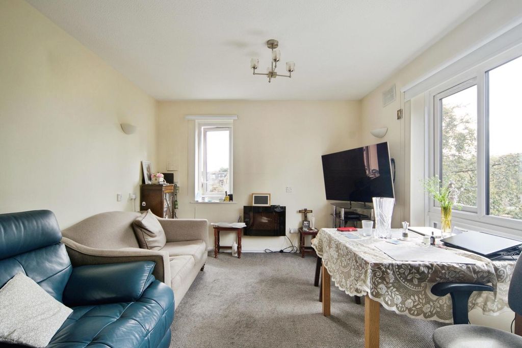 Property photo 3 of 15 Pbox-Img.Jpg