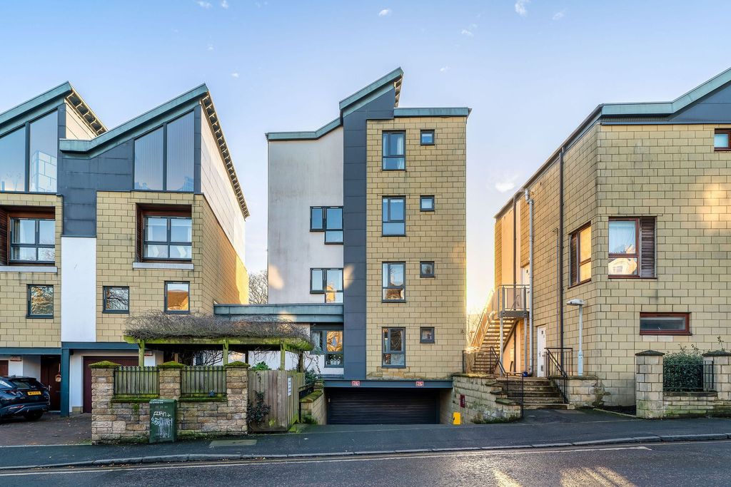 Property photo 2 of 40 Front