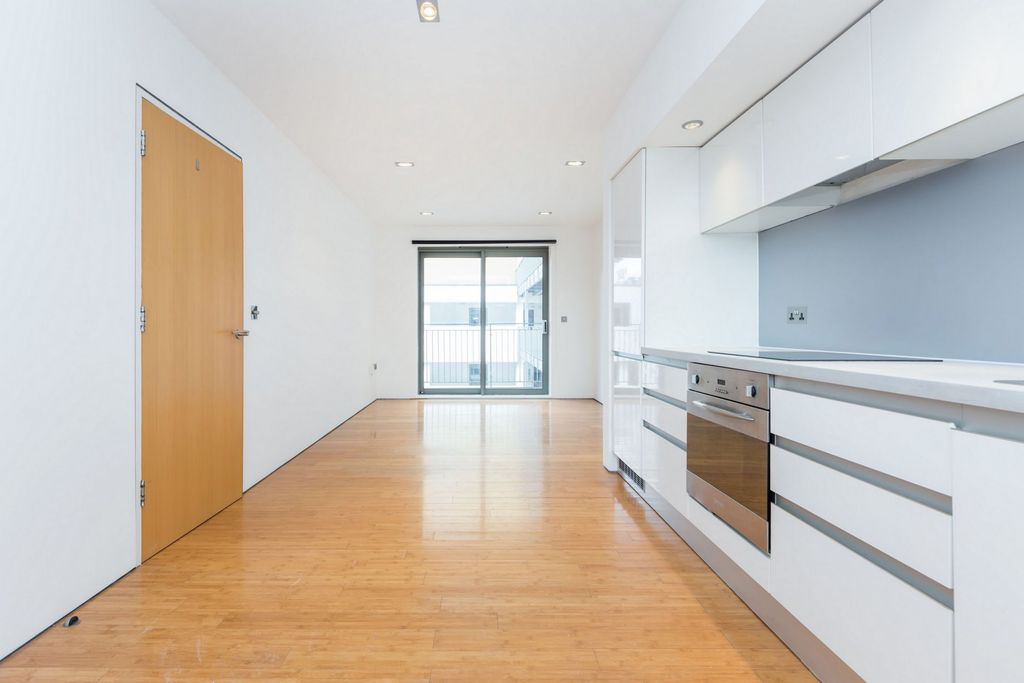 Property photo 1 of 16 Photo 18