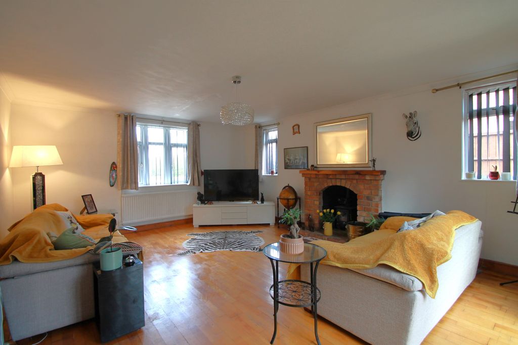 Property photo 2 of 26 Living Room