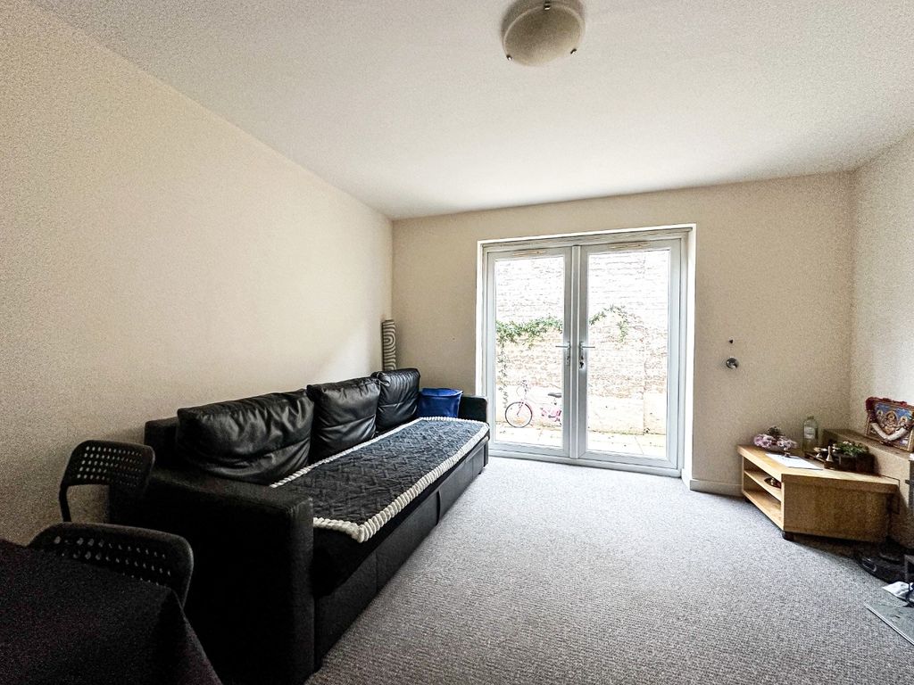 Property photo 3 of 10 4408687