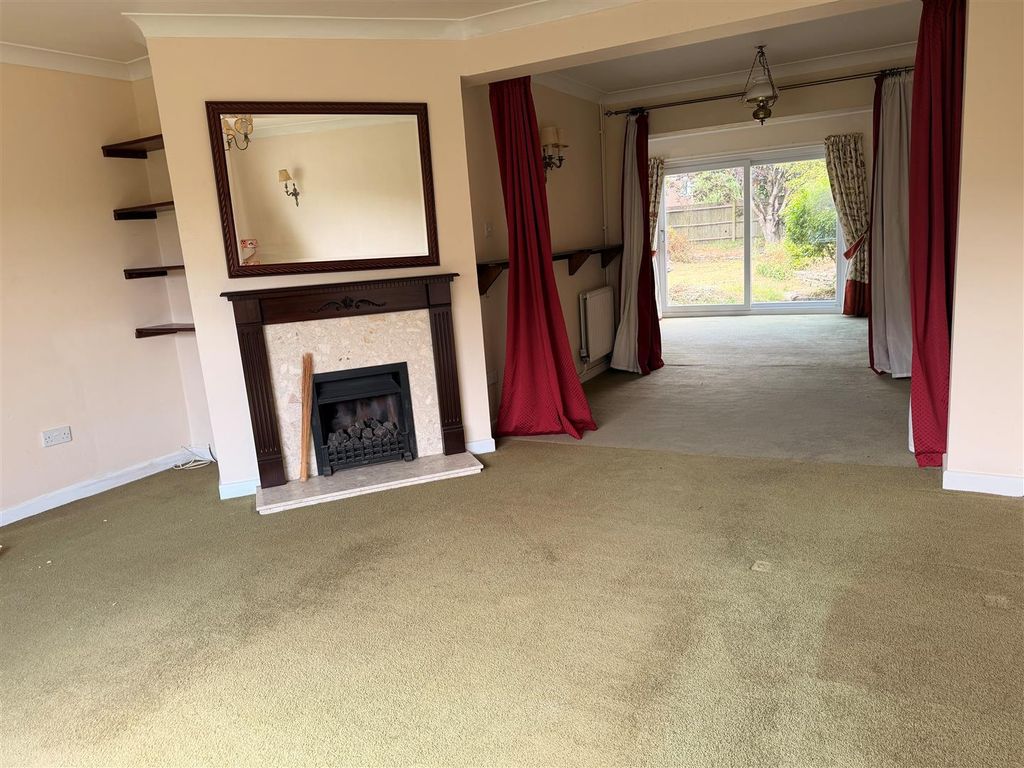 Property photo 3 of 18 Sitting Room.Jpg