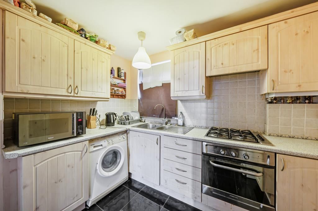 Property photo 3 of 14 Kitchen