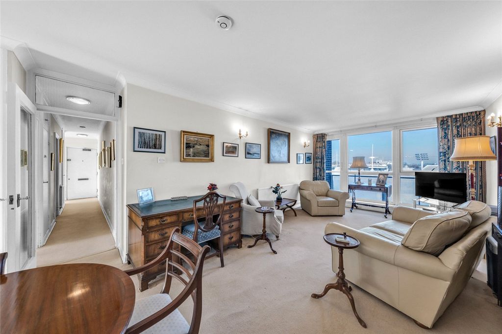 Property photo 2 of 19 Picture No. 16