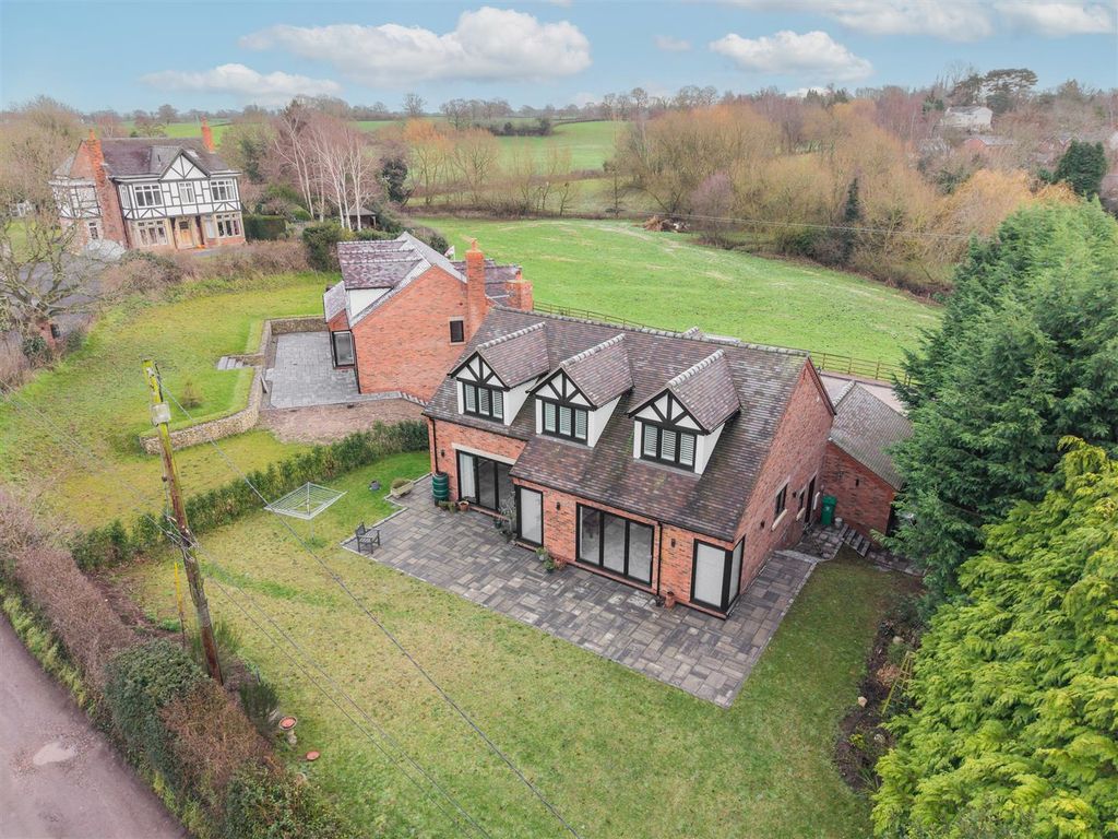 Property photo 2 of 35 Mawgreenhouse-4.Jpg