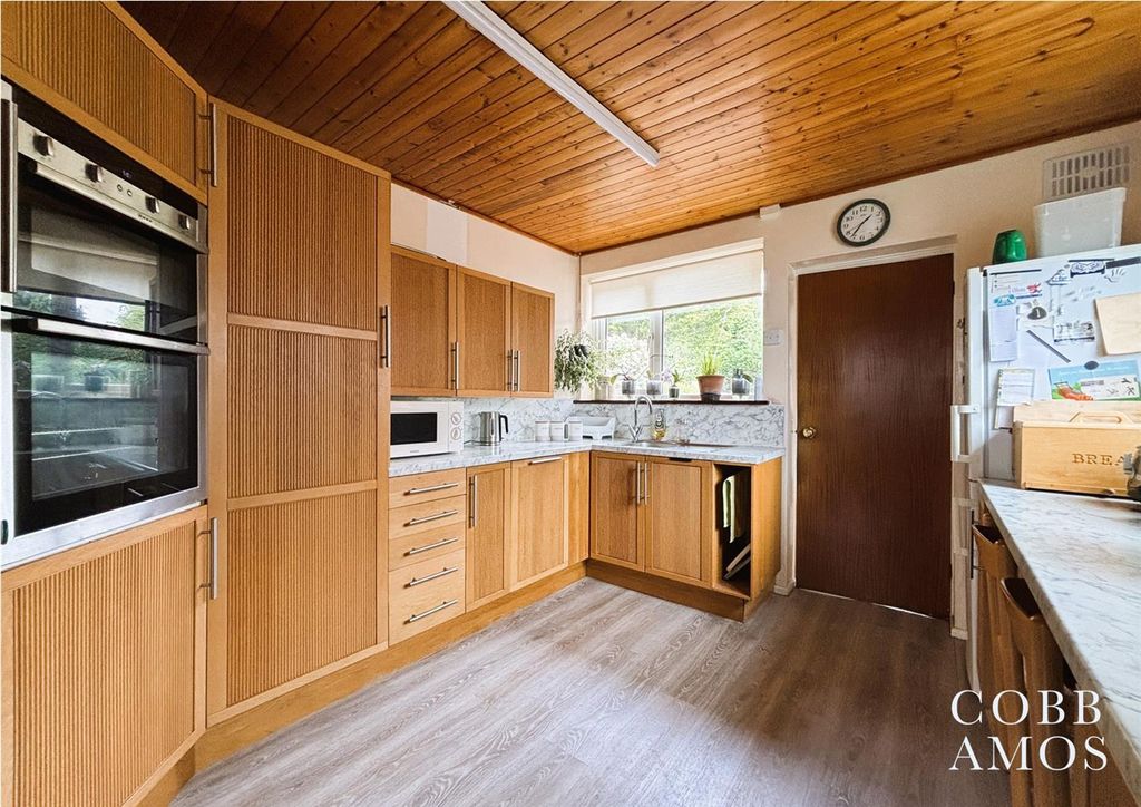 Property photo 3 of 28 High-Res-Ca012.Jpg