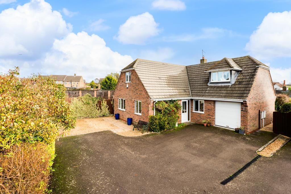 Property photo 1 of 35 10A Queen Eleanor Road, Geddington-1.Jpg