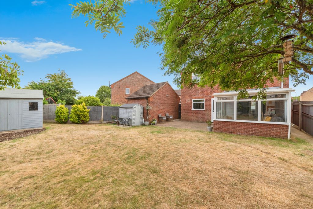 Property photo 2 of 14 9_Lavender_Close-29