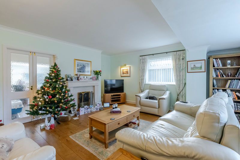 Property photo 2 of 23 Lounge