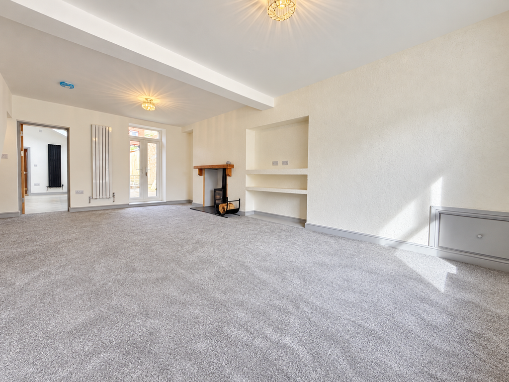 Property photo 2 of 19 40F571B0-A28D-4667-Bf8D-94C8805C9166