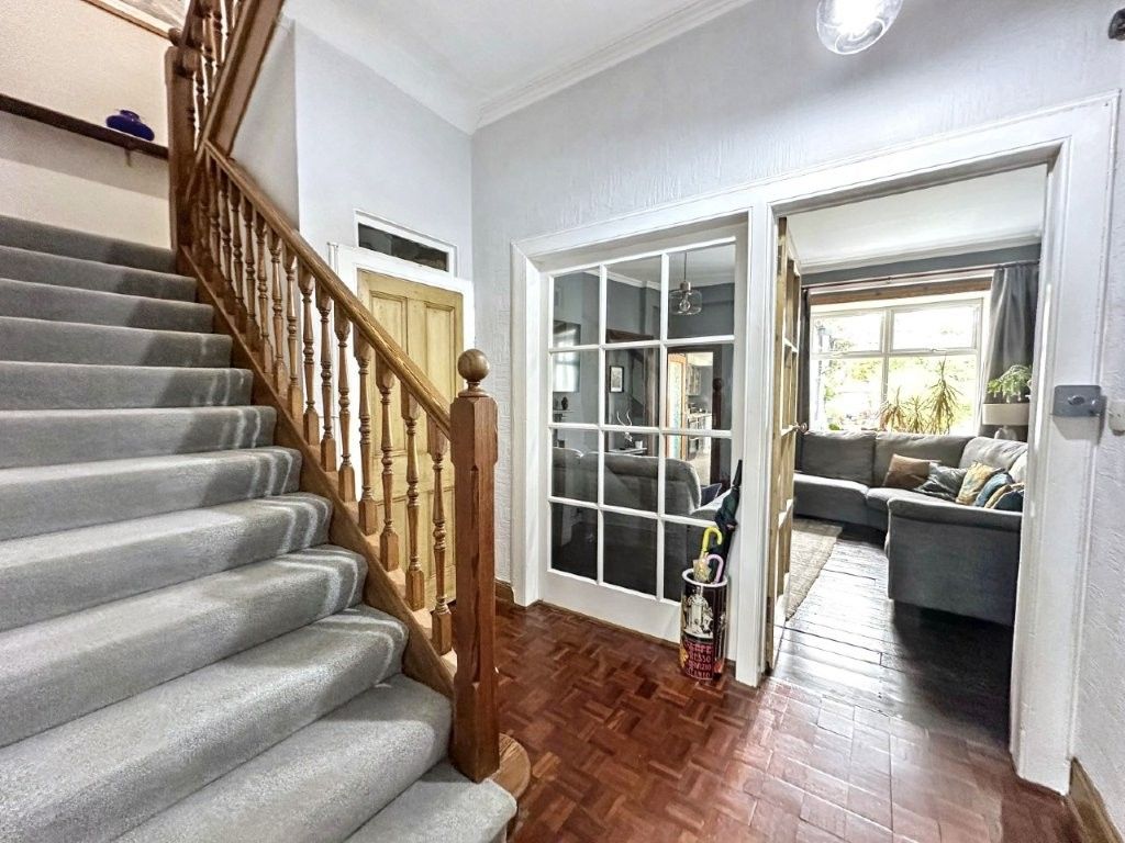 Property photo 2 of 27