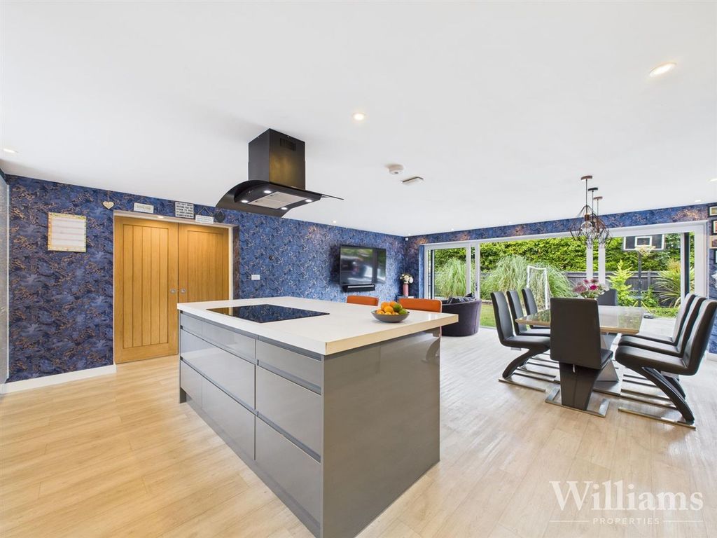 Property photo 3 of 36 Cam02861G0-Pr0468-Still017.Jpg