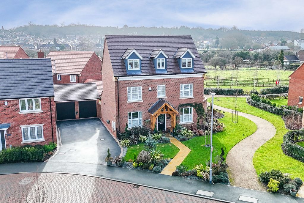 Property photo 1 of 39