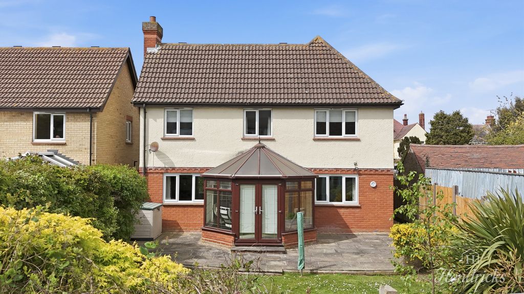 Property photo 1 of 28