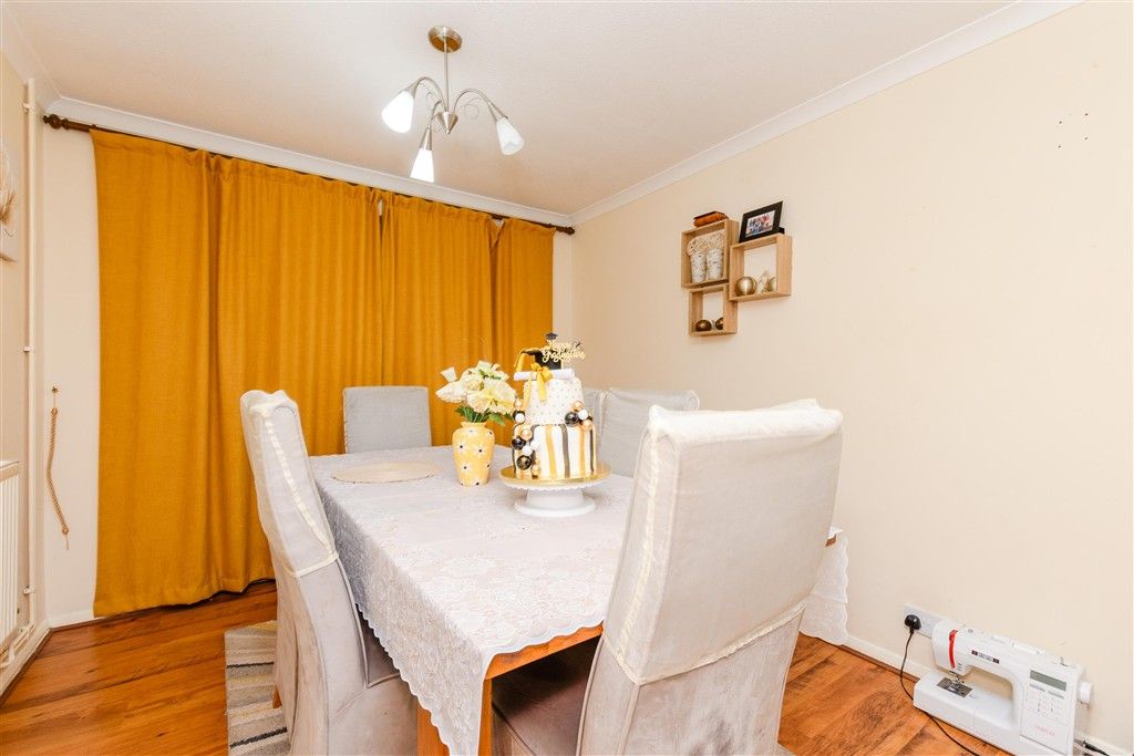 Property photo 2 of 11 Dining Area