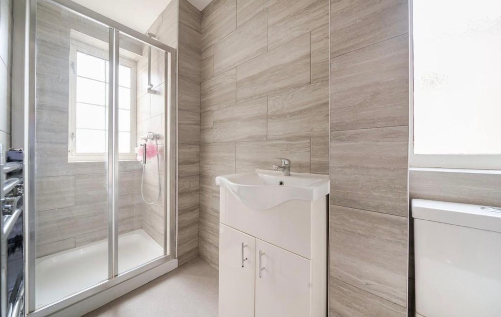 Property photo 3 of 8 Shared Bathroom