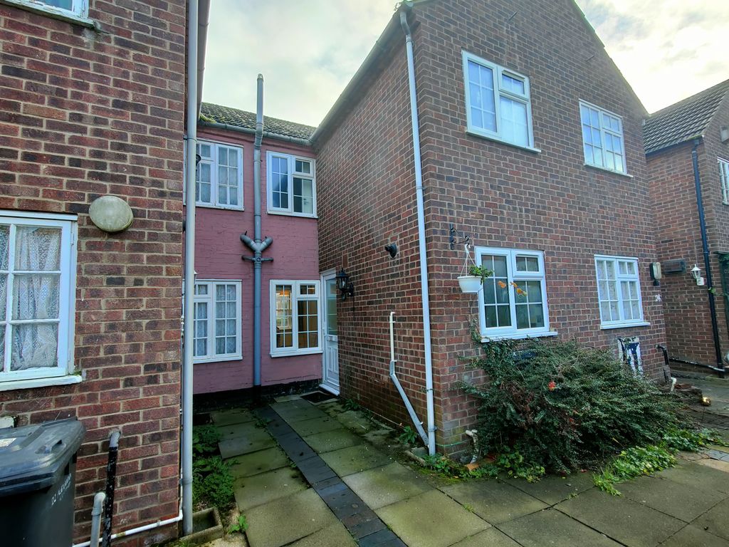 Property photo 2 of 8