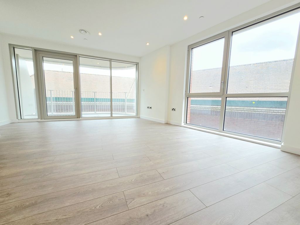 Property photo 3 of 13