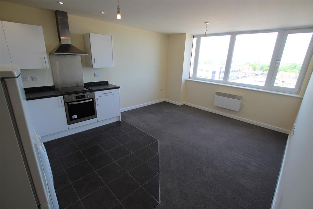 Property photo 1 of 5 Kitchen/Lounge