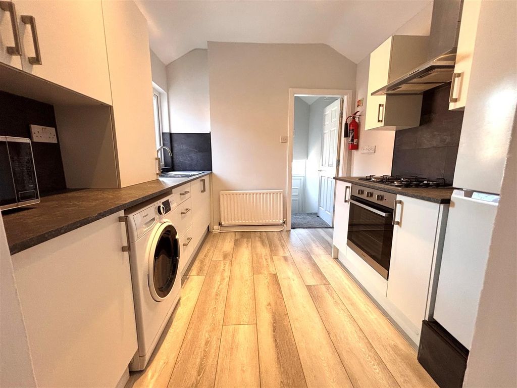 Property photo 3 of 8 3.Jpg