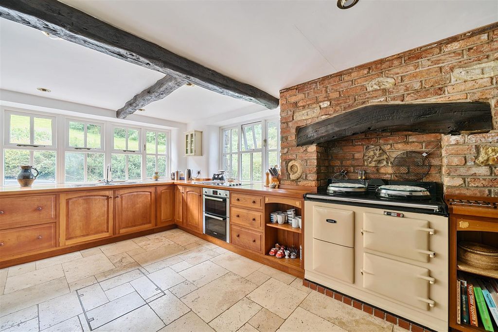 Property photo 3 of 39 Kitchen 1