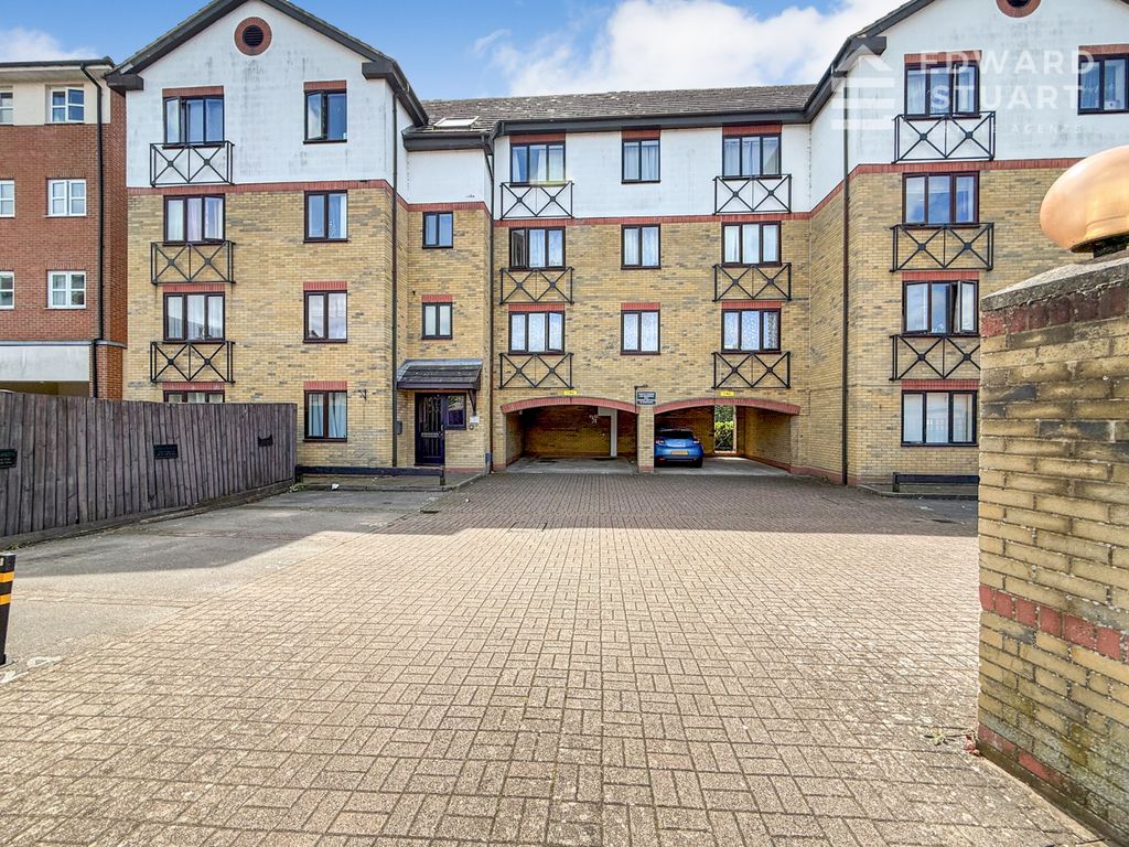 Property photo 1 of 7 2 Bed Apartment For Sale