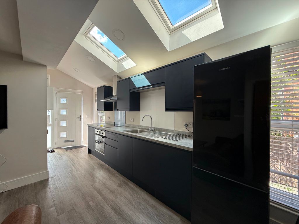 Property photo 2 of 9 17583