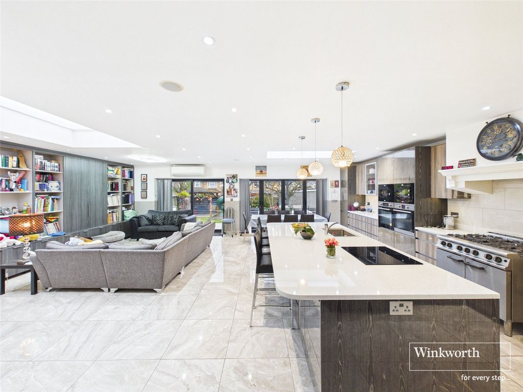 Additional image 4 of 7 bed detached house for saleEdgwarebury Lane, Edgware HA8